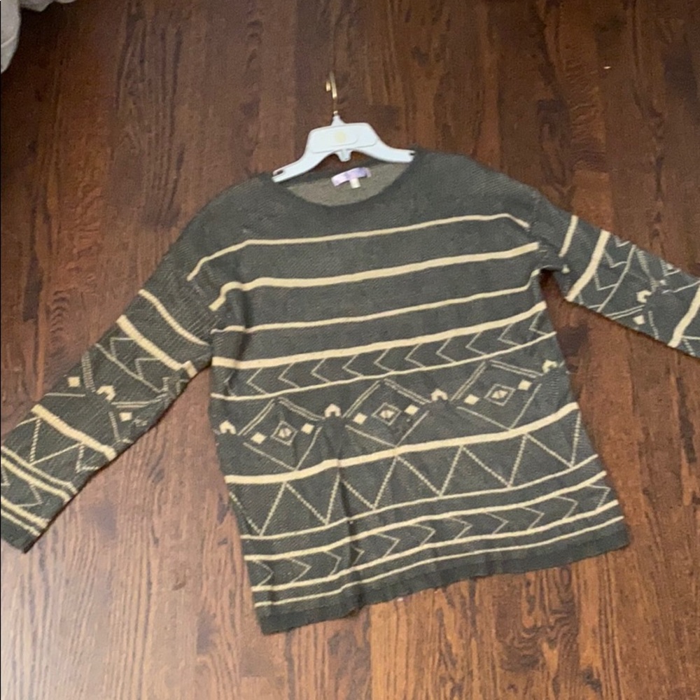 Super Cute Patterned Winter Sweater - image 2
